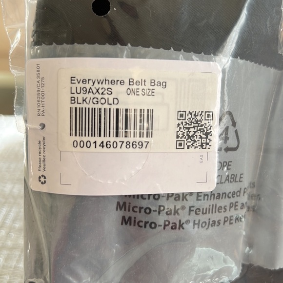 Lululemon Everywhere Belt Bag with Gold Logo - Picture 8 of 10